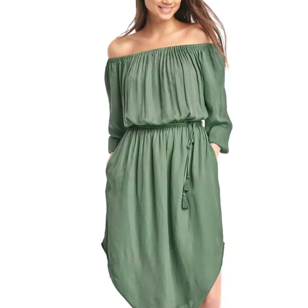 Gap silky Large Off-Shoulder Green tassel dress